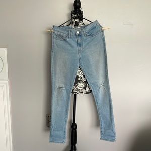 Levi Strauss & Co. “slimming skinny” size 30 Ladies Denim